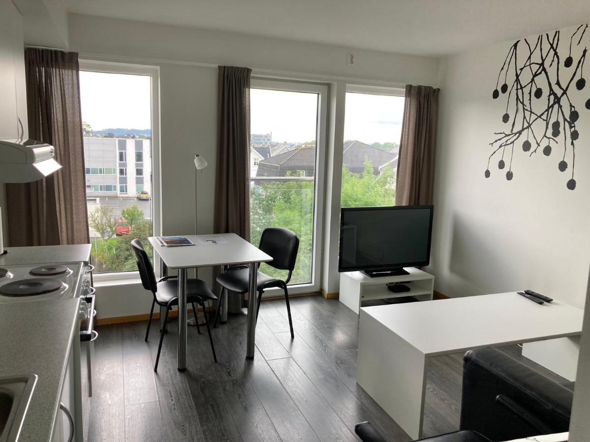 Flotmyrgarden Apartment Hotel Хёугесунн Экстерьер фото